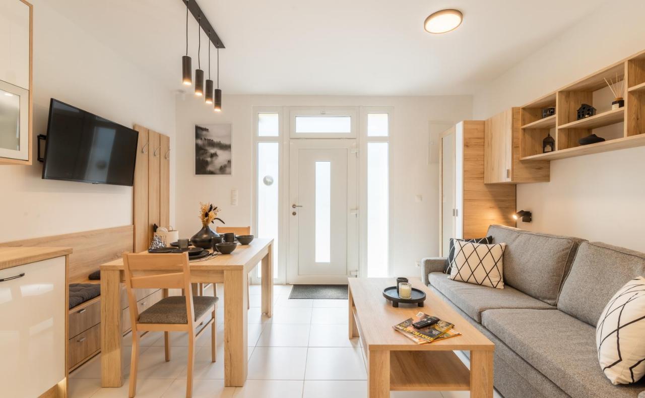 Jegmadar & Fekete Golya Apartmanok Mosonmagyarovar Exterior photo